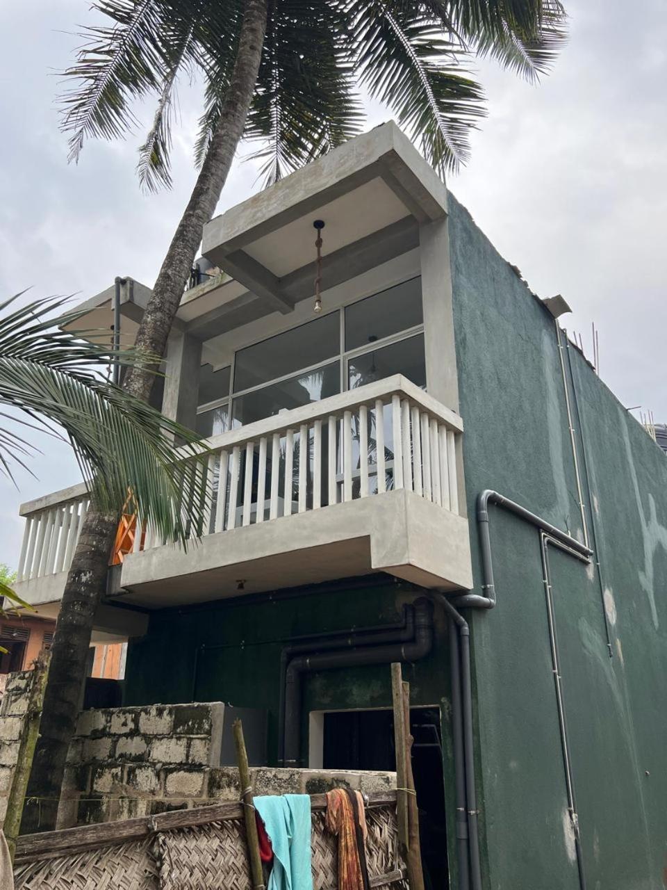 Jesmin - Sea View Habaraduwa Central